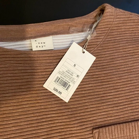 Oversized Women’s sweater - Picture 3 of 4